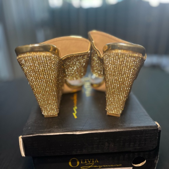 Gold wedge heels size 10 gently worn - Picture 3 of 4